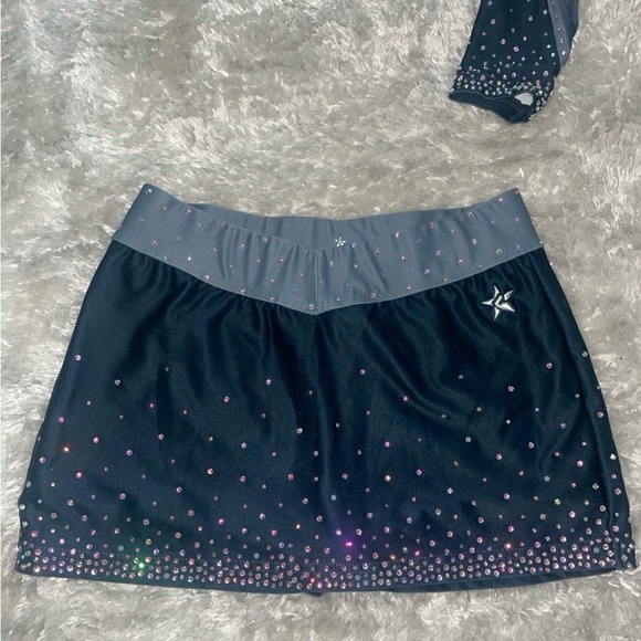 Rebel athletic cheerleading uniform - Picture 2 of 7